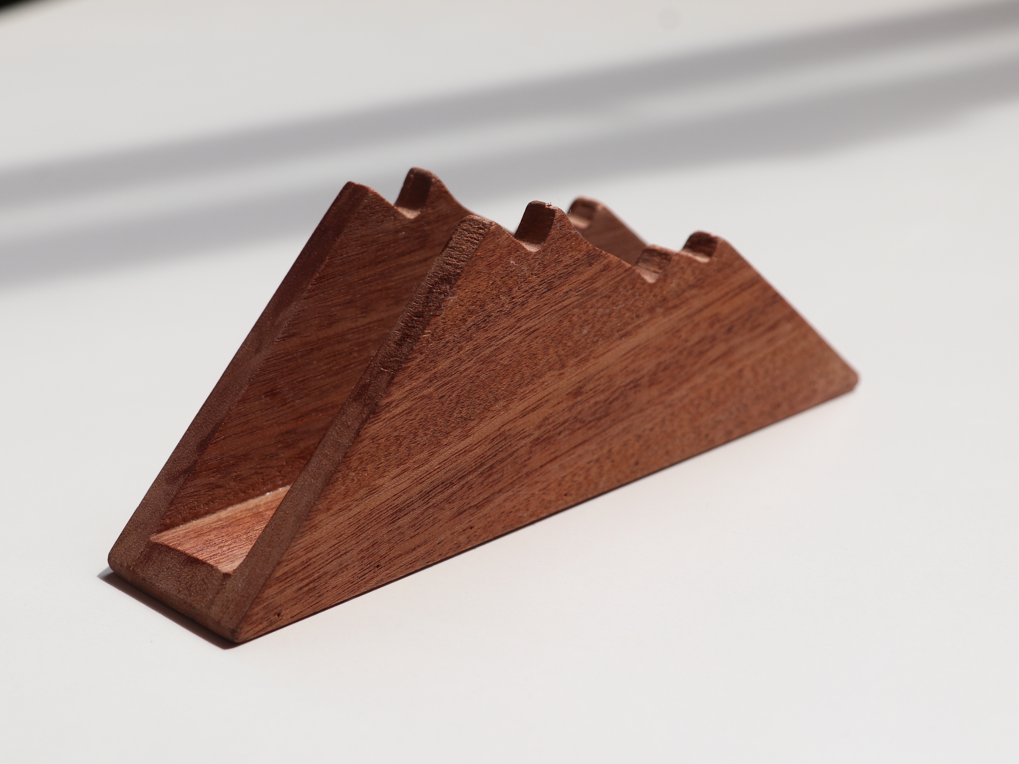 定制logo-山峰造型纸巾架。